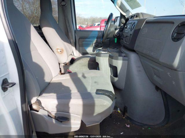 Ford E-350 Xlt Image 8