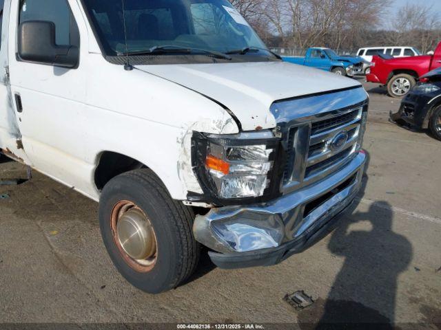 Ford E-350 Xlt Image 12