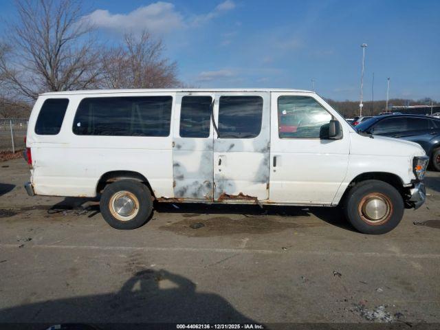 Ford E-350 Xlt Image 9