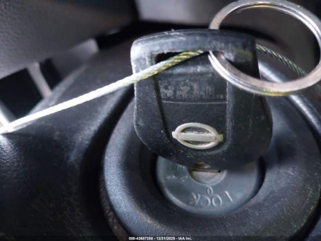 Nissan Rogue S Image 11