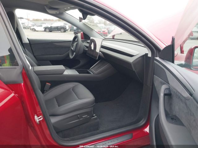 Tesla Model Y Image 11