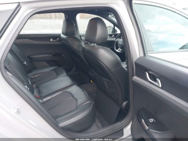 Kia K5 Gt-line Image 12