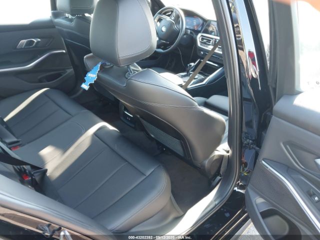 BMW 3 Series Xdrive Image 2