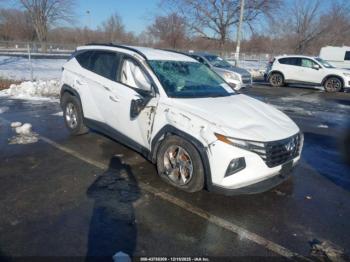 Salvage Hyundai TUCSON