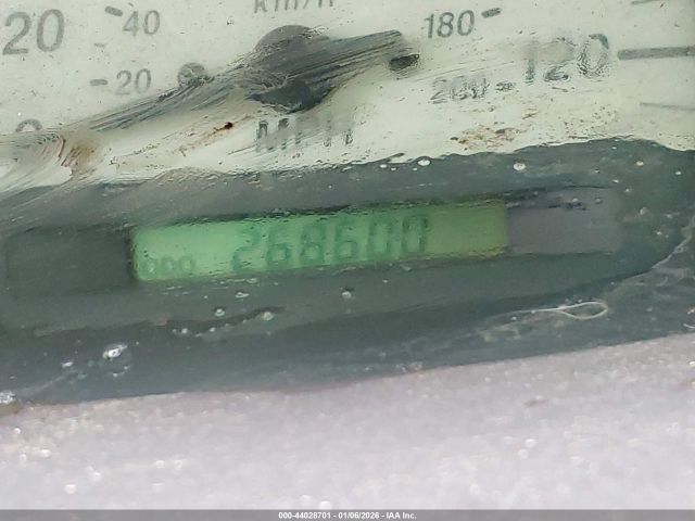 Toyota ECHO Image 11