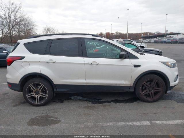 Ford Escape Sel Image 16