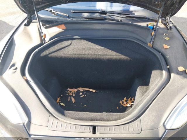 Tesla Model S Image 11