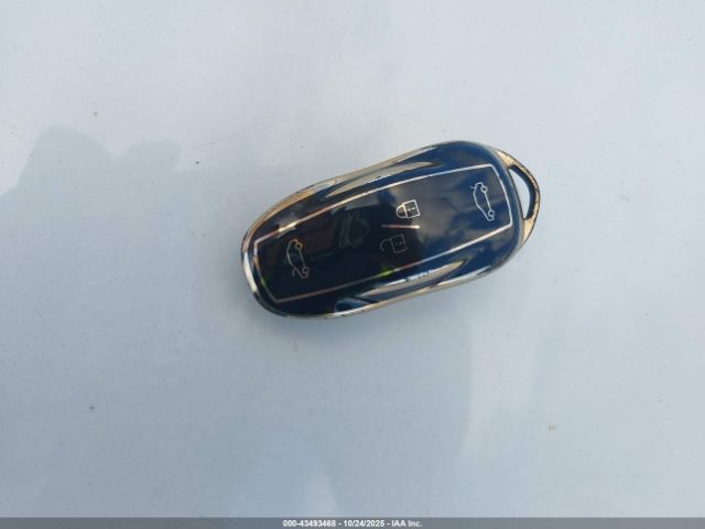 Tesla Model S Image 2