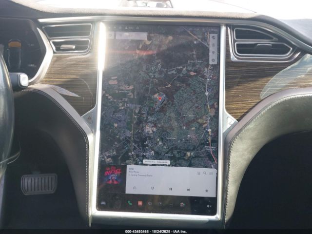 Tesla Model S Image 15