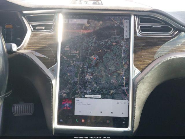 Tesla Model S Image 15
