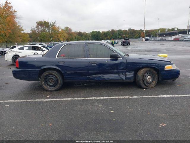 Ford Crown Victoria Image 2