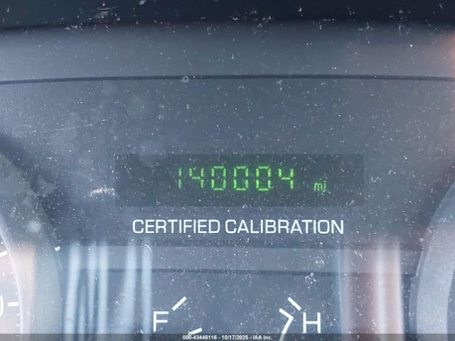 Ford Crown Victoria Image 4