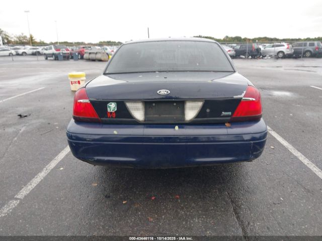 Ford Crown Victoria Image 13