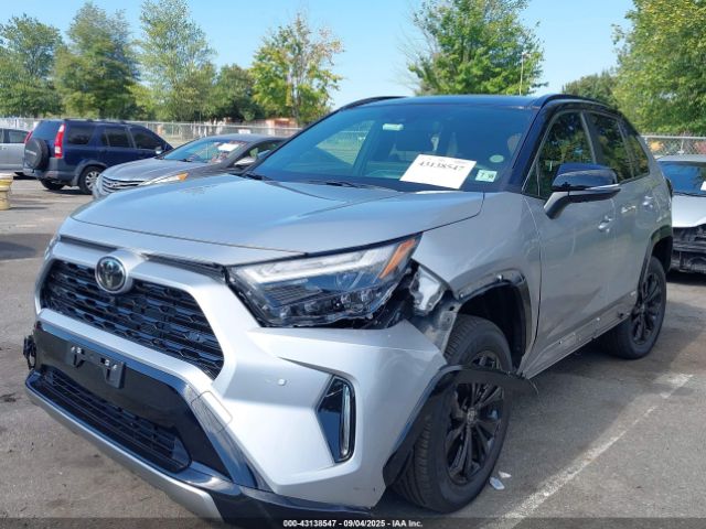 Toyota RAV4 Xse Image 12