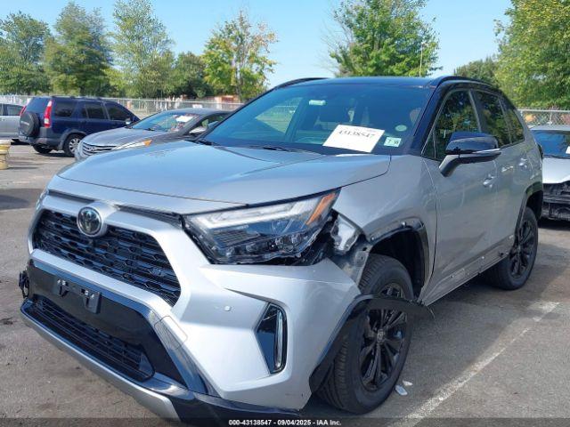 Toyota RAV4 Xse Image 12