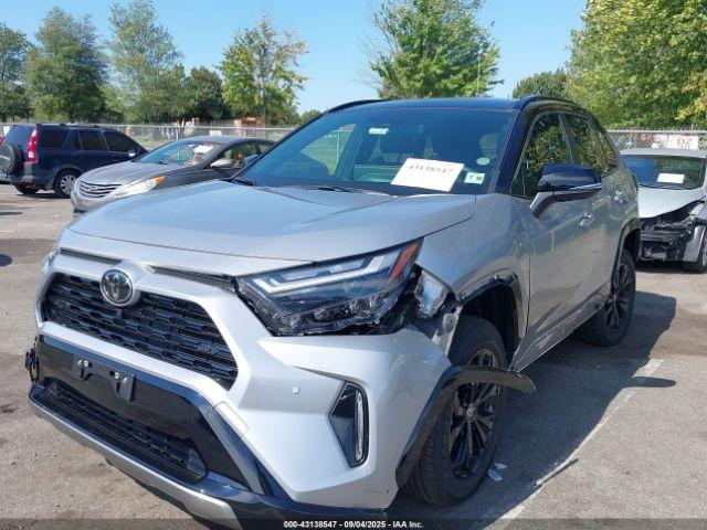 Toyota RAV4 Xse Image 9