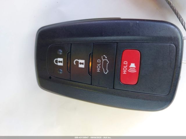 Toyota RAV4 Xse Image 10