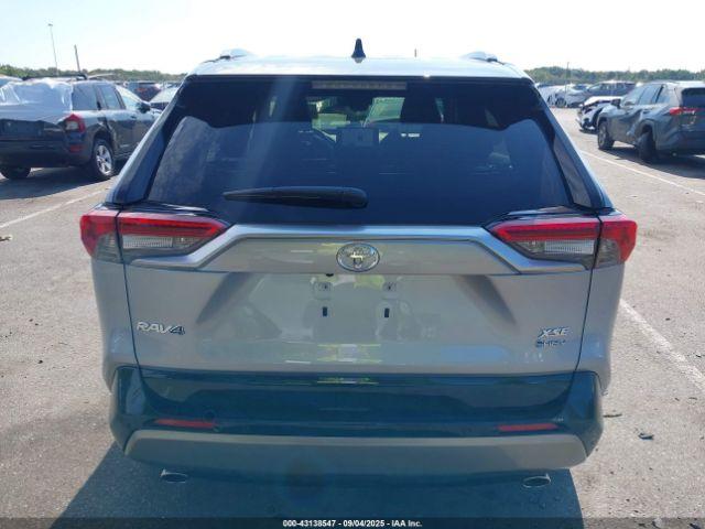 Toyota RAV4 Xse Image 5