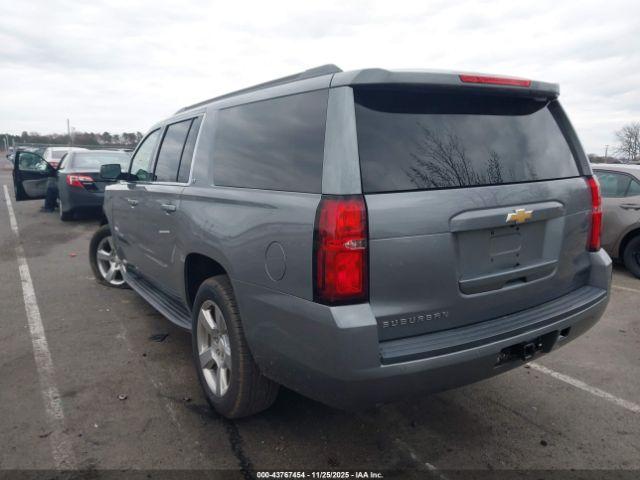 Chevrolet Suburban Lt Image 5