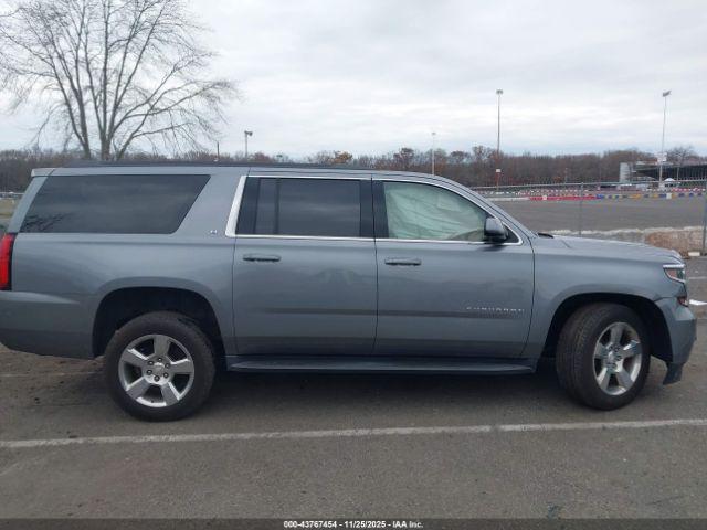 Chevrolet Suburban Lt Image 13