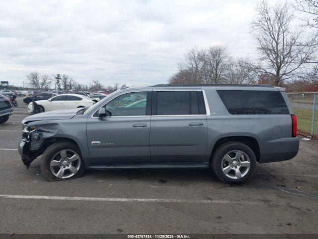 Chevrolet Suburban Lt Image 11