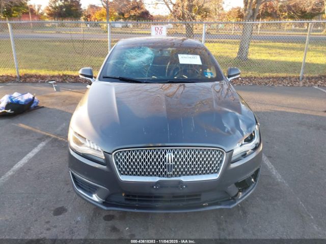 Lincoln MKZ Reserve Image 2