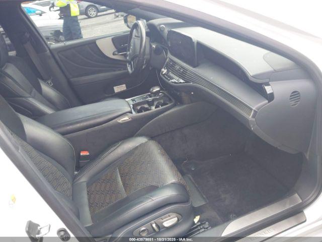 Lexus LS F Sport Image 4