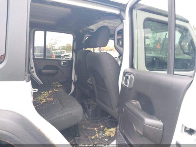 Jeep Wrangler Willys 4x4 Image 10