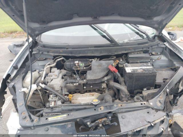 Nissan Rogue S Image 9