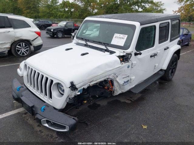 Jeep Wrangler Unlimited Sahara 4x4 Image 9