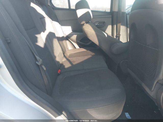 Chevrolet Trax Ls Image 9