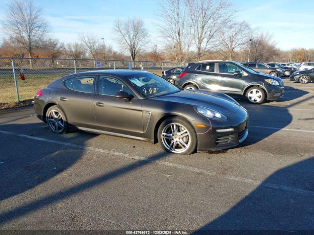  Salvage Porsche Panamera