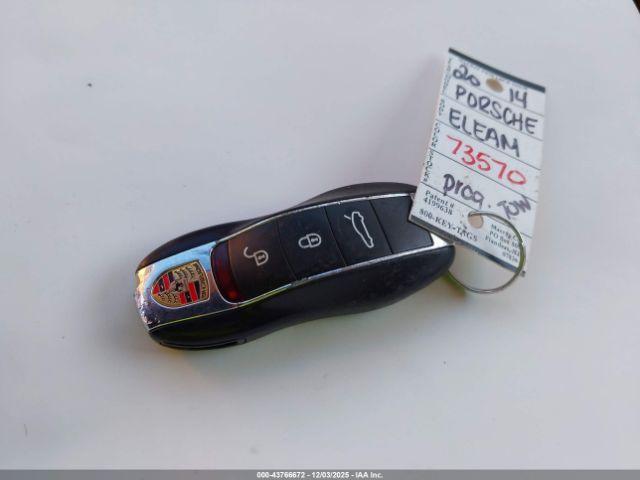 Porsche Panamera 4 Image 16