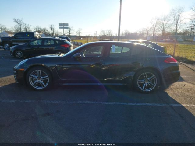 Porsche Panamera 4 Image 12