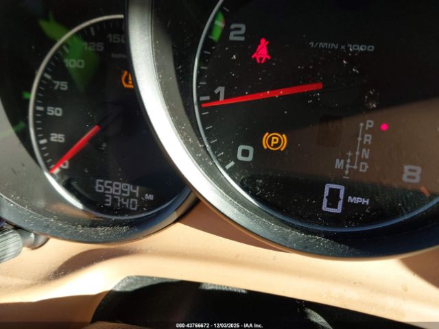 Porsche Panamera 4 Image 2