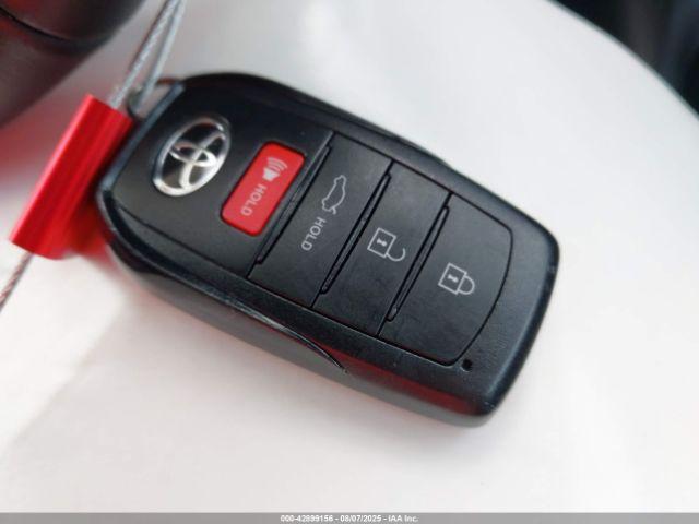 Toyota Corolla Se Image 9