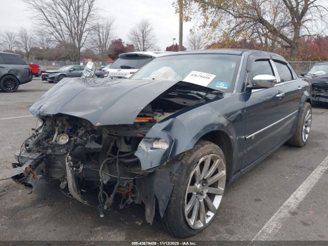 Chrysler 300c Image 10