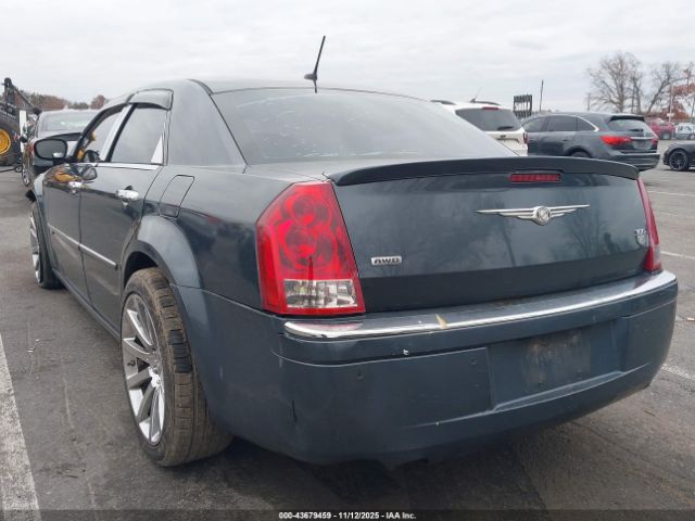 Chrysler 300c Image 11