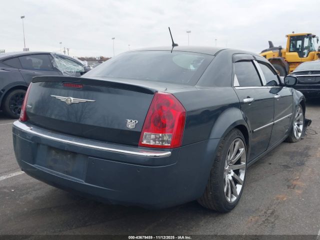 Chrysler 300c Image 12