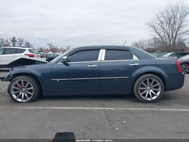 Chrysler 300c Image 3