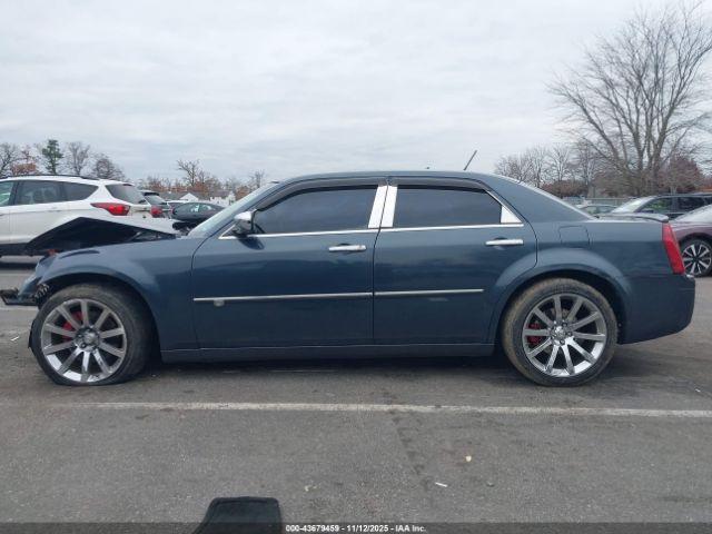 Chrysler 300c Image 3