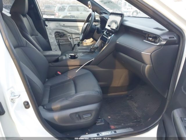 Toyota Venza Xle Image 8