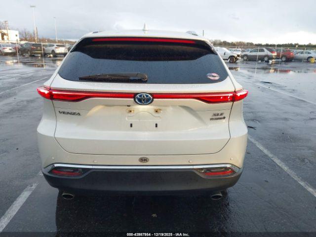 Toyota Venza Xle Image 10