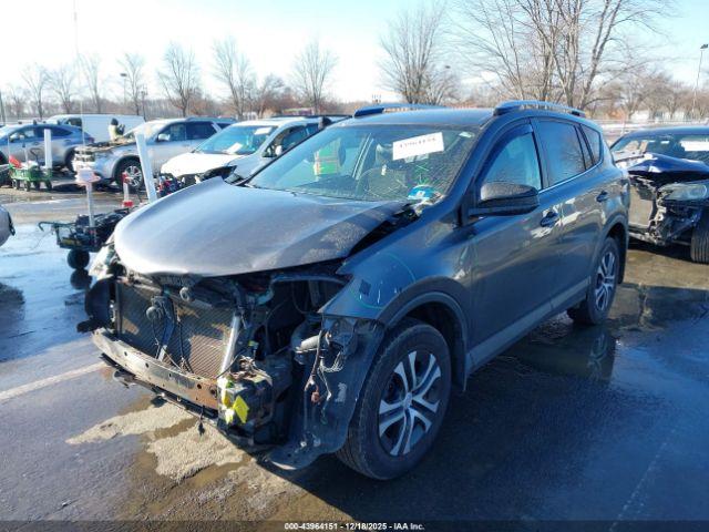 Toyota RAV4 Le Image 4