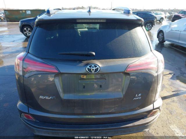 Toyota RAV4 Le Image 15