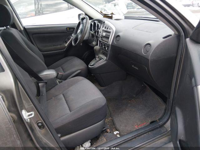 Pontiac Vibe Image 4