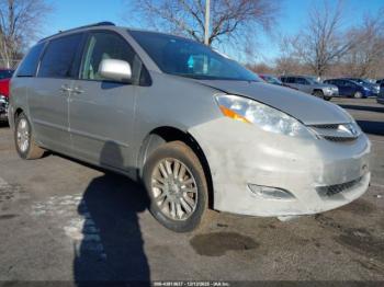  Salvage Toyota Sienna