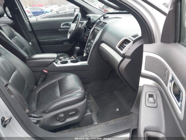 Ford Explorer Xlt Image 16