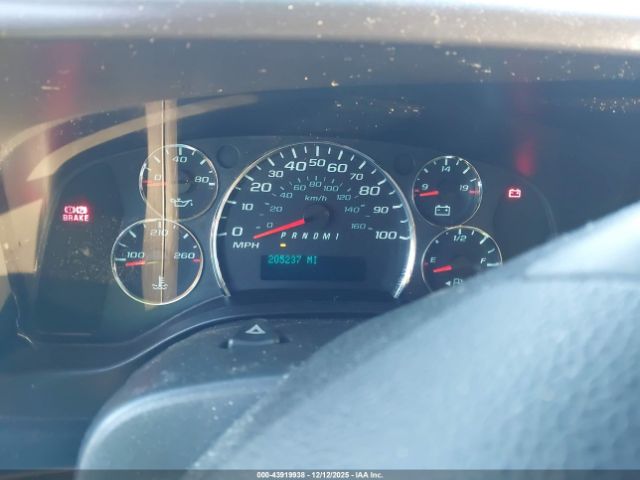 Chevrolet Express Work Van Image 11