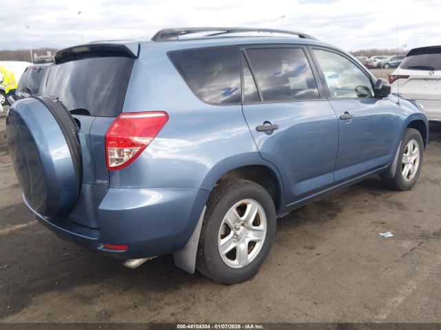 Toyota RAV4 Image 2